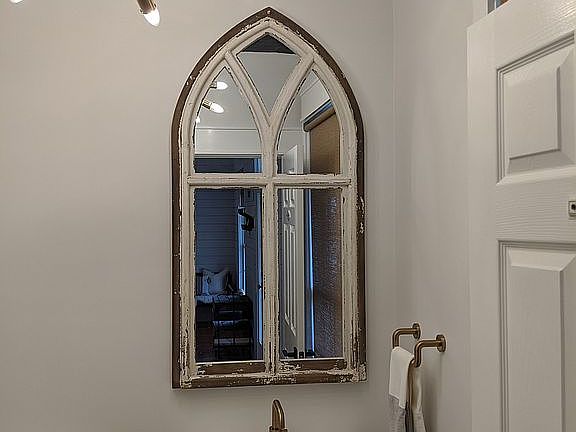1/2 Bath