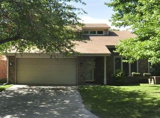 7148 Shamrock Rd, Lincoln, NE 68506