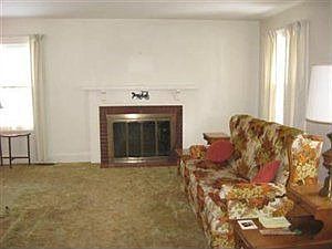 2nd image of 1091 E 9th St