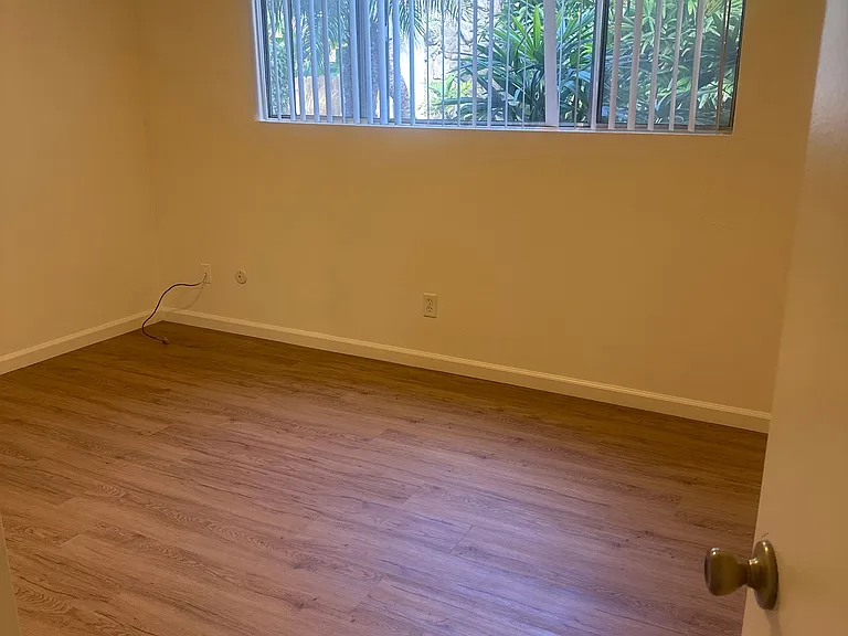 950 Chalcedony St #1 — Photo 7