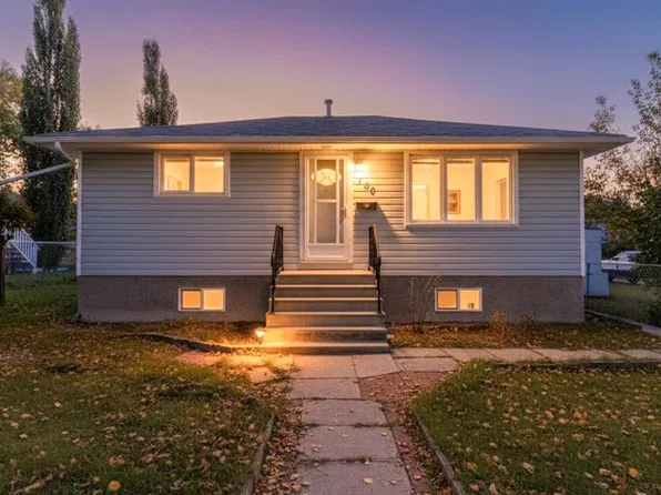 320 W 4th Ave S, Three Hills, AB T0M 2A0