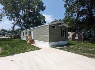 57 Loraine Dr, Galesburg, IL 61401