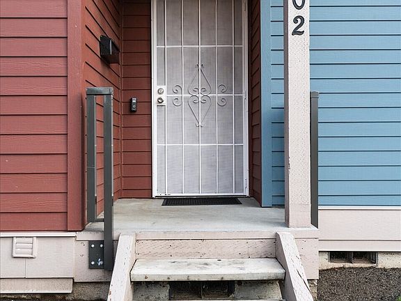 4th image of 1600 E Yesler Way #102