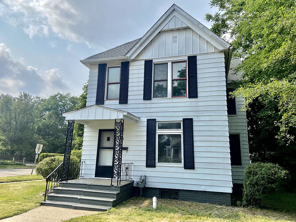 1st image of 214 W Forest Ave