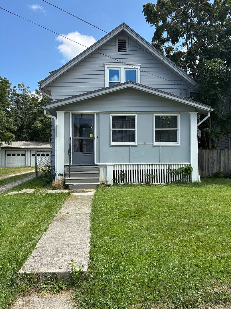 3 Bedroom 2 Bath 2 Story Home for Rent — Photo 1