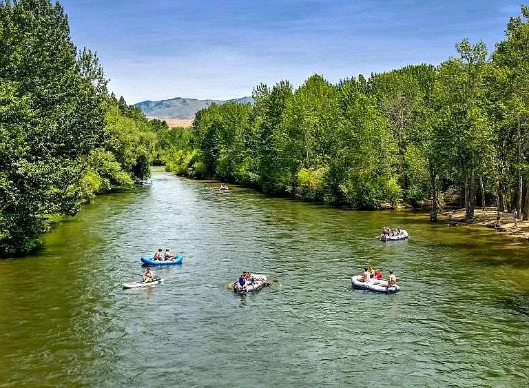 FLOAT BOISE RIVER IN THE SUMMER