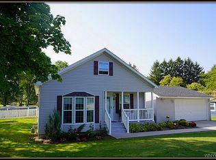 6276 Bear Ridge Rd, Lockport, NY 14094