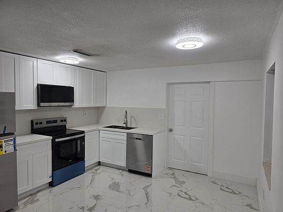 4th image of 6854 NW 26th Ct