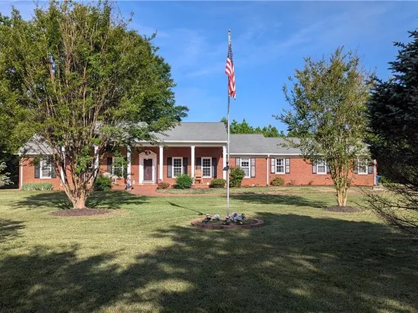3418 Huffines Dr, Burlington, NC 27217