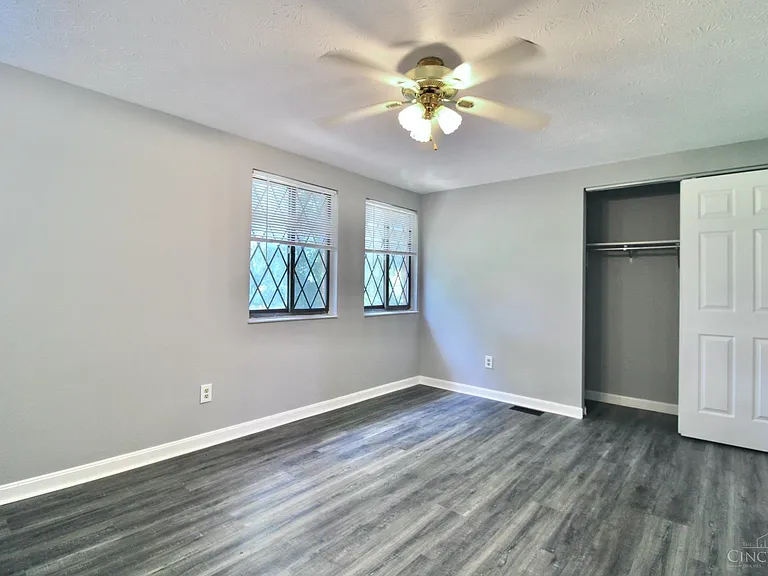 512 Glencoe Ct — Photo 11
