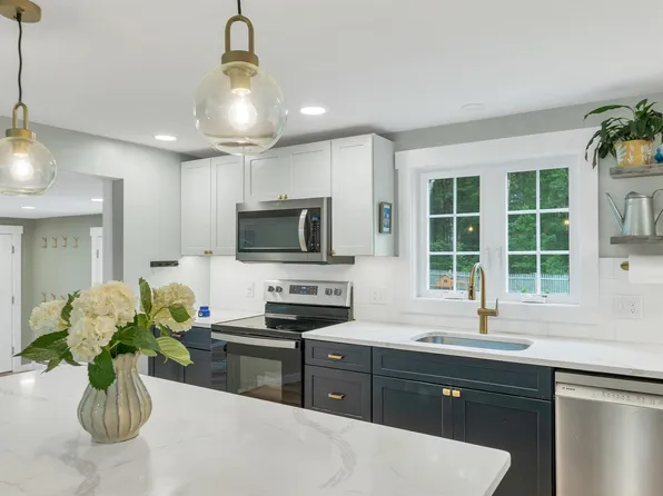 74 Alewive Road, Kennebunk, ME 04043