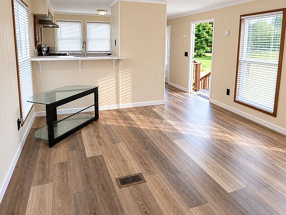 2nd image of 1003 Elm St #G