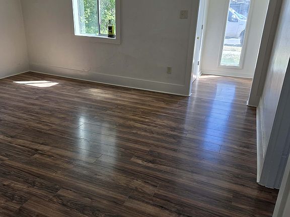 2nd image of 2111 Darrow Ave