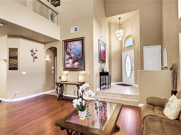 5th image of 428 Madison Taylor Pl