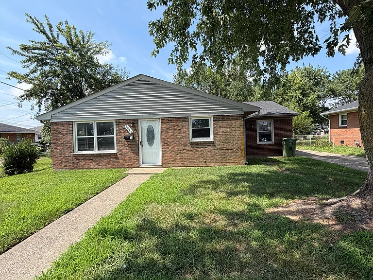 2845 McFarland Ave — Photo 1