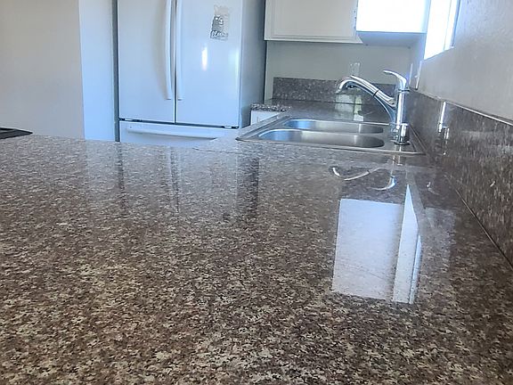 GRANITE COUNTER IN THE KITCHEN