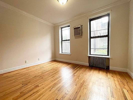 4th image of 323 E 84th St #2B