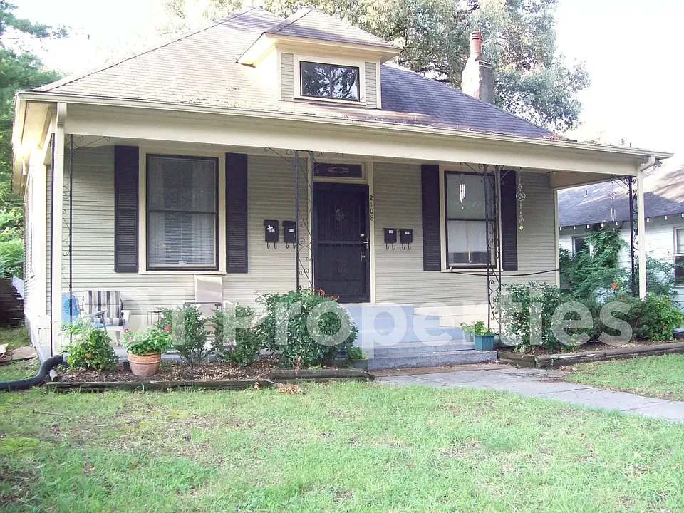 2108 Jefferson Ave #102
