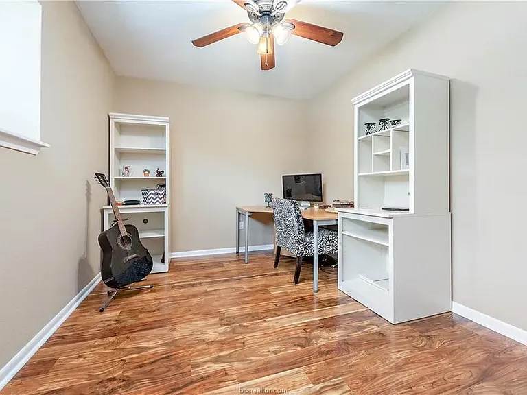 1210 Haines Dr — Photo 8