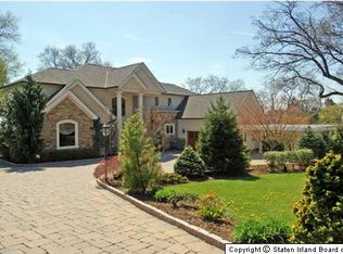 87 Circle Rd, Staten Island, NY 10304