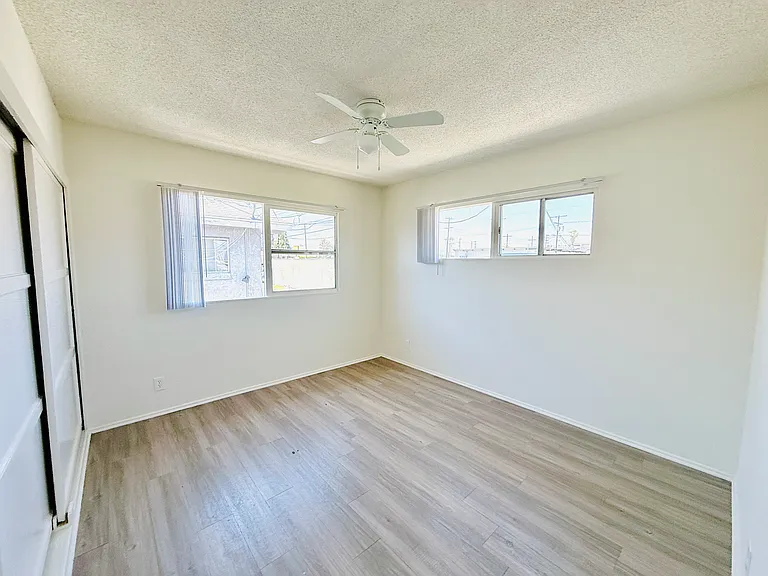 13635 Runnymede St #8 — Photo 13