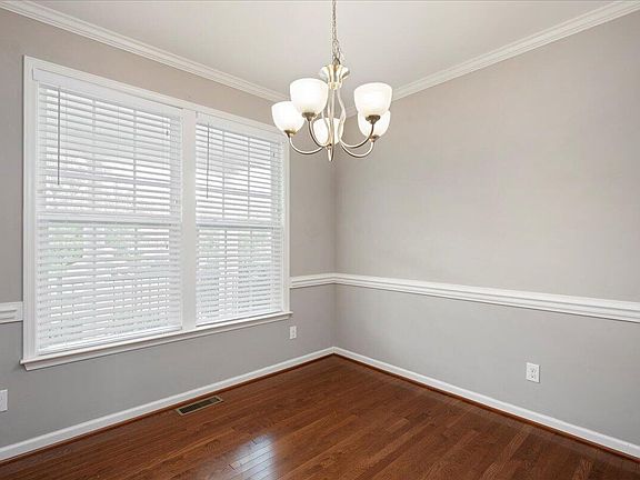 5th image of 213 Cabot Dr