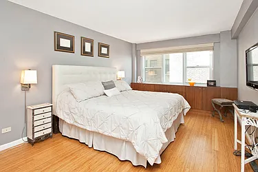 Sold by Ann Weintraub, Ltd.