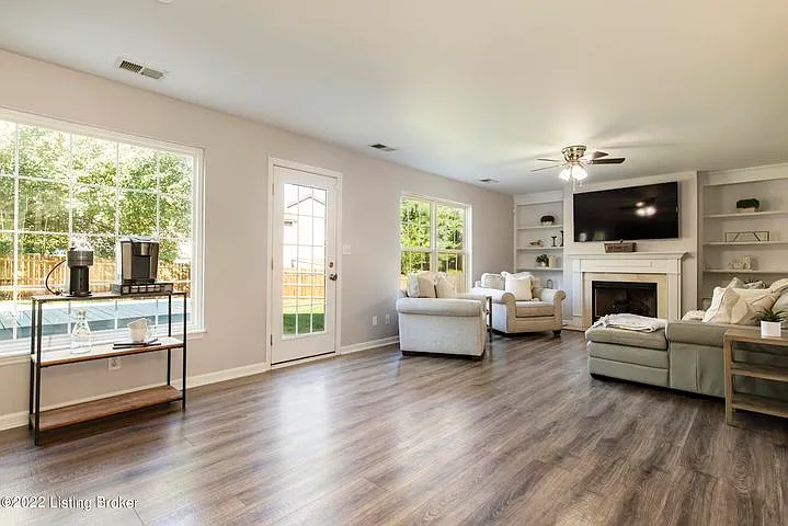 5212 Charlbury Ct — Photo 14