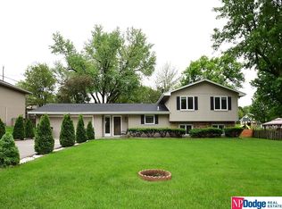 8525 Pratt St, Omaha, NE 68134