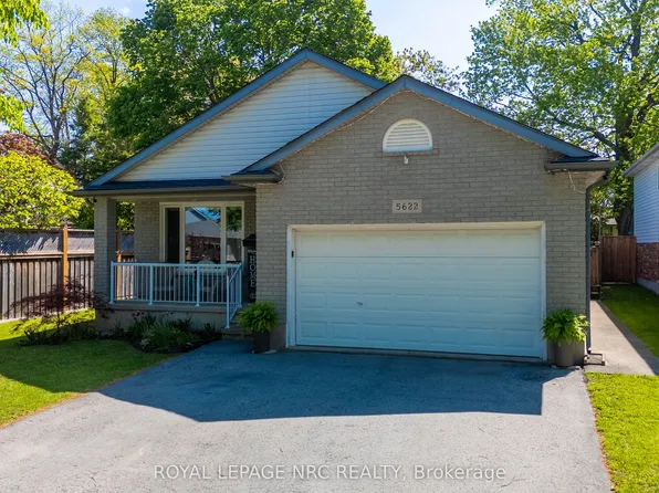 5622 Magnolia Dr, Niagara Falls, ON L2H 3J4