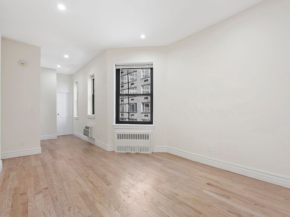 2nd image of 229 E 67th St APT 1D
