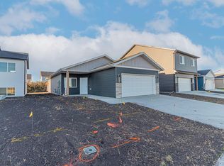 6736 66th Ave S, Horace, ND