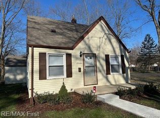 20121 Lexington, Redford, MI 48240