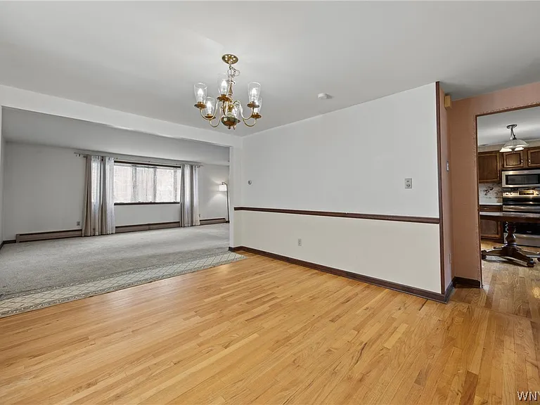 80 Capen Blvd — Photo 13