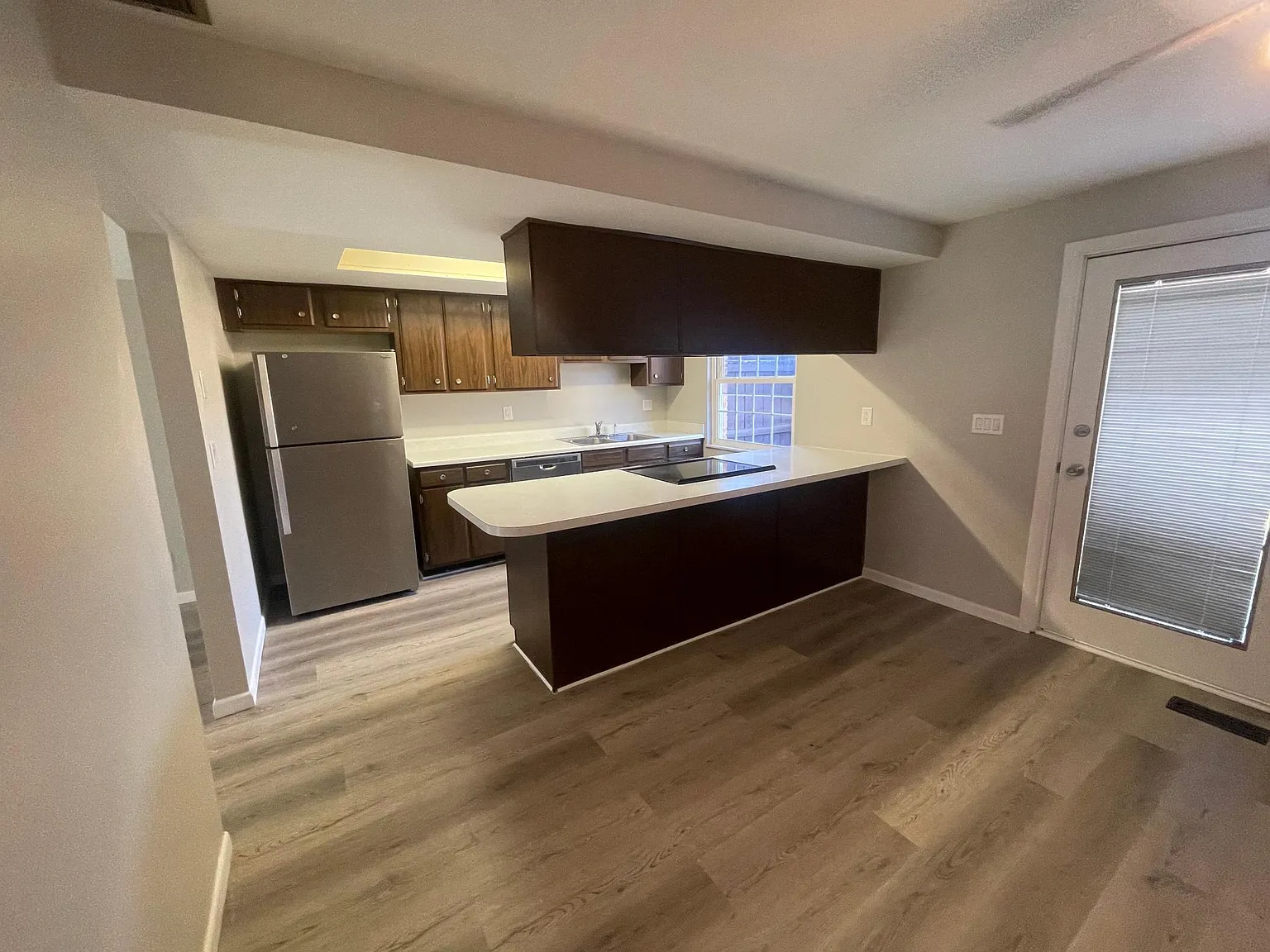 3 bed, 1360 sqft, $1,700 — Photo 4