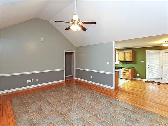 2nd image of 834 Susan Cir