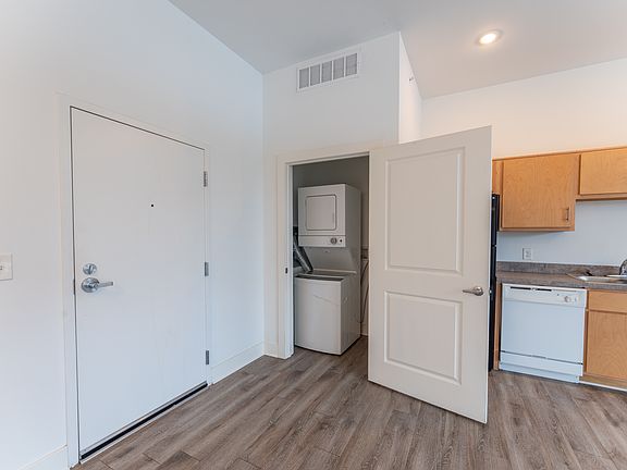 5th image of 500 N 17th St APT 209