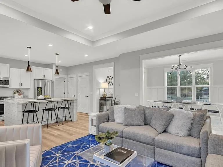 6712 Kenmore Dr — Photo 11