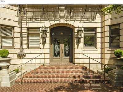 2141 NW Davis St APT 303, Portland, OR, 97210