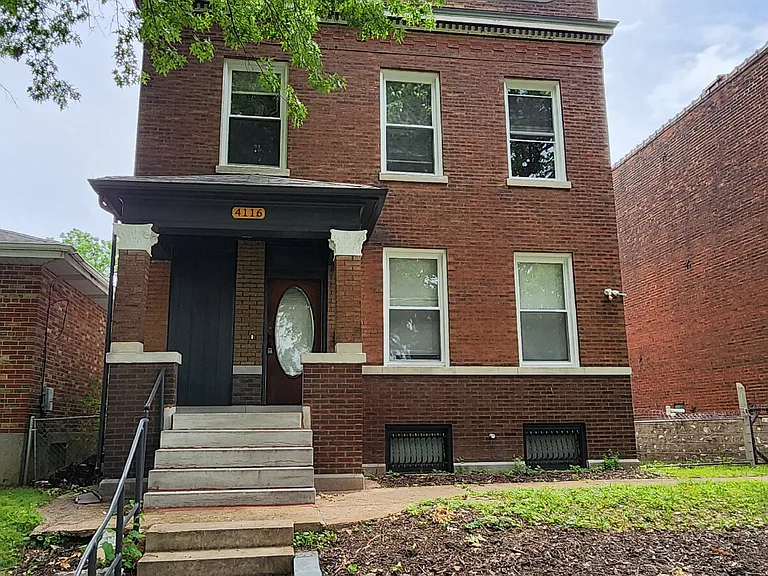 4116 E Iowa Ave — Photo 1
