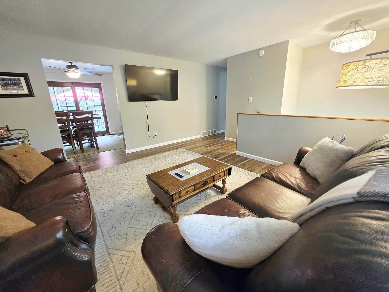6 Mohegan Ct — Photo 2