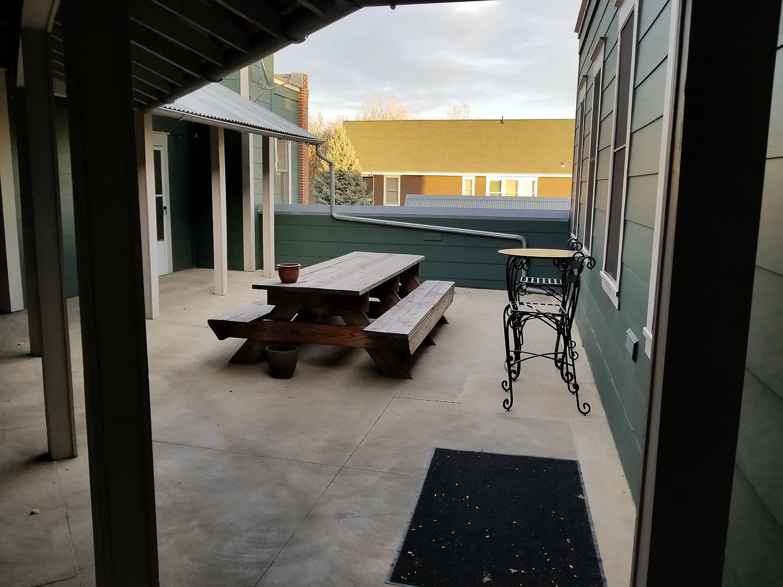 2 bed, 1050 sqft, $1,850 — Photo 3