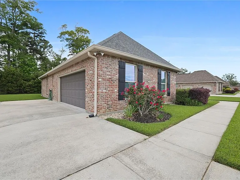 8929 Greenleaves Dr — Photo 22