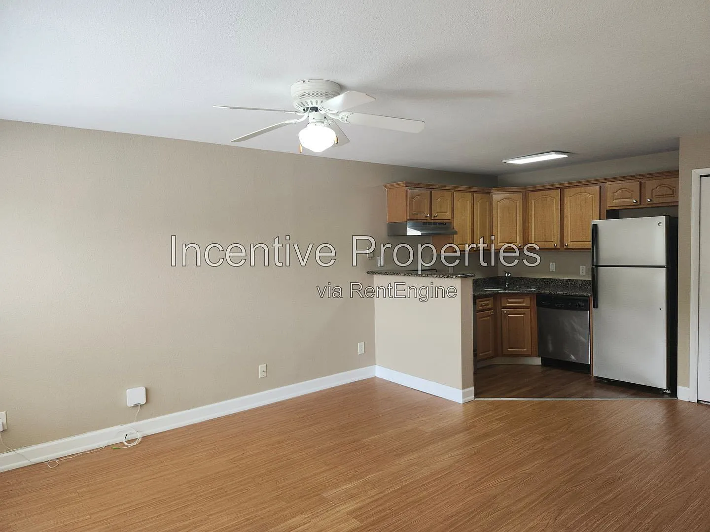 1 bed, 1.0 bath, 560 sqft, $1,200 — Photo 3
