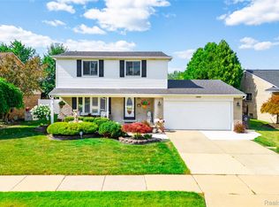 14246 Williamsburg Dr, Riverview, MI 48193