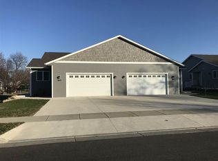 921 Merri Hl, Oregon, WI 53575