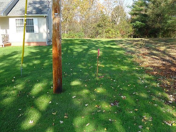 4th image of 176 Merritt Pl