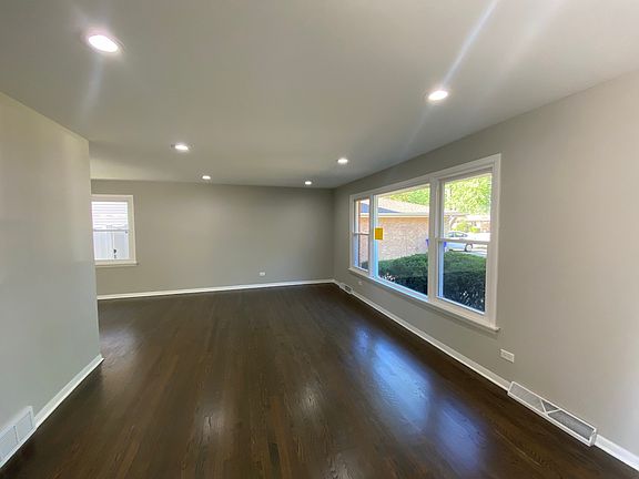 3rd image of 17040 Kimbark Ave