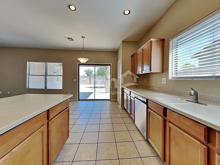 2548 W Spencer Run — Photo 4