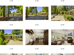 9488 Eric Pl NE, Bainbridge Island, WA 98110